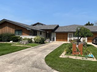 810 86th St, Downers Grove, IL 60516