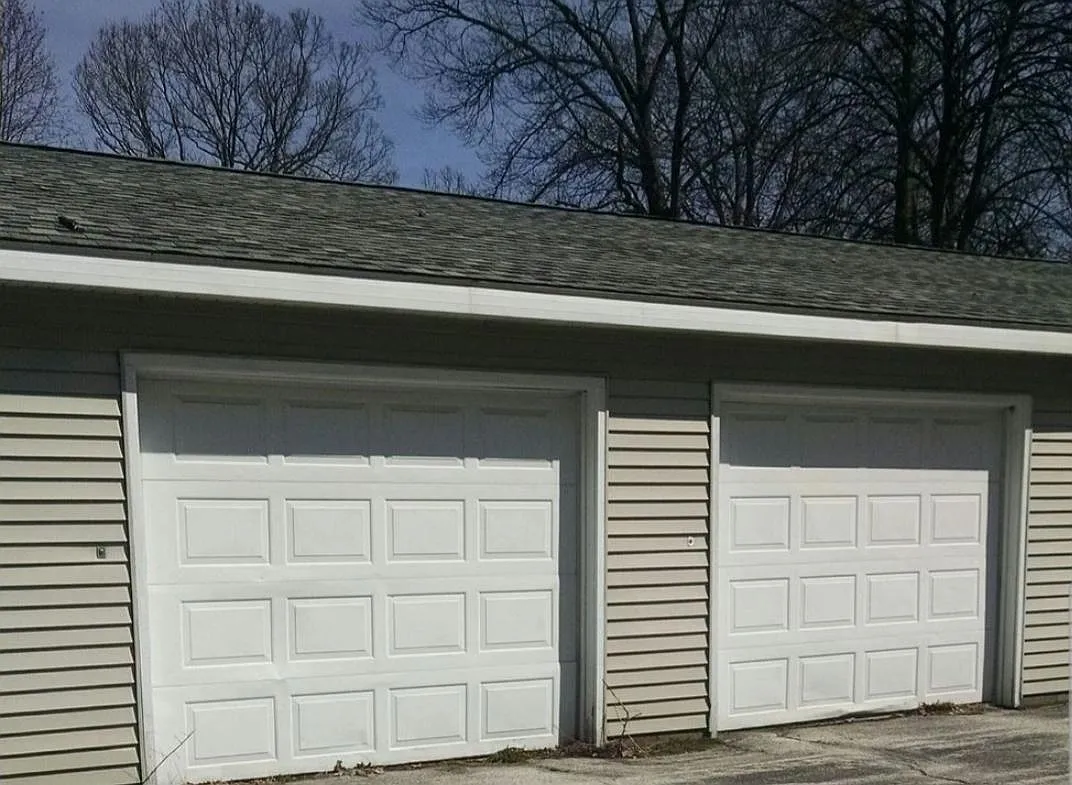 2 bed, 990 sqft, $1,200 — Photo 2