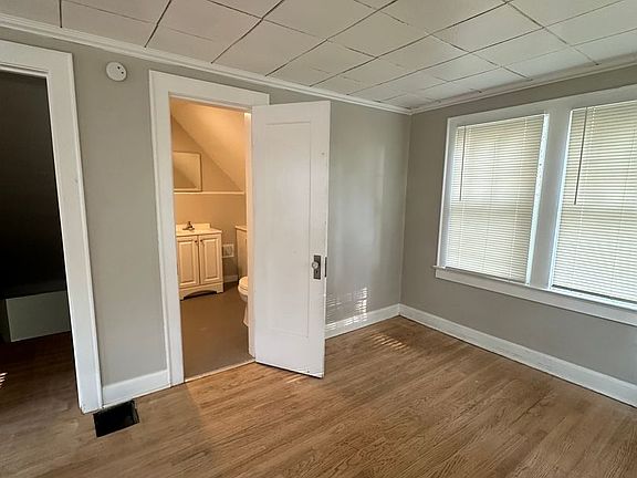 2nd image of 4009 Chestnut Ave