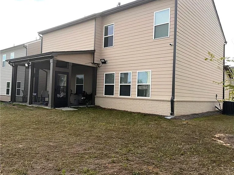304 Sterling Creek Way — Photo 3