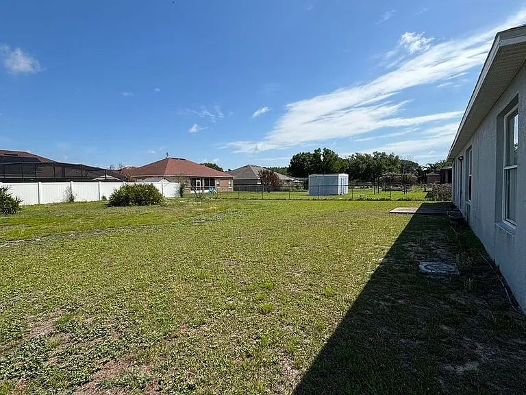 1001 Eiffel Ln — Photo 31