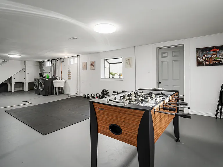 522 Ross Ln — Photo 21