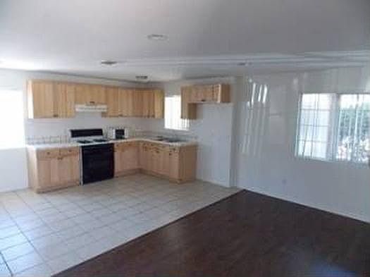 2nd image of 6641 Kester Ave