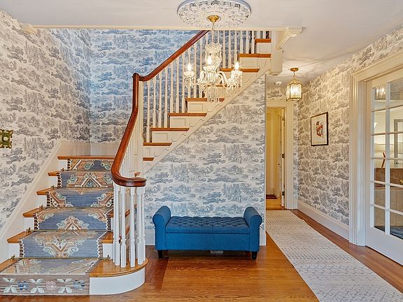 5th image of 144 Hanks St