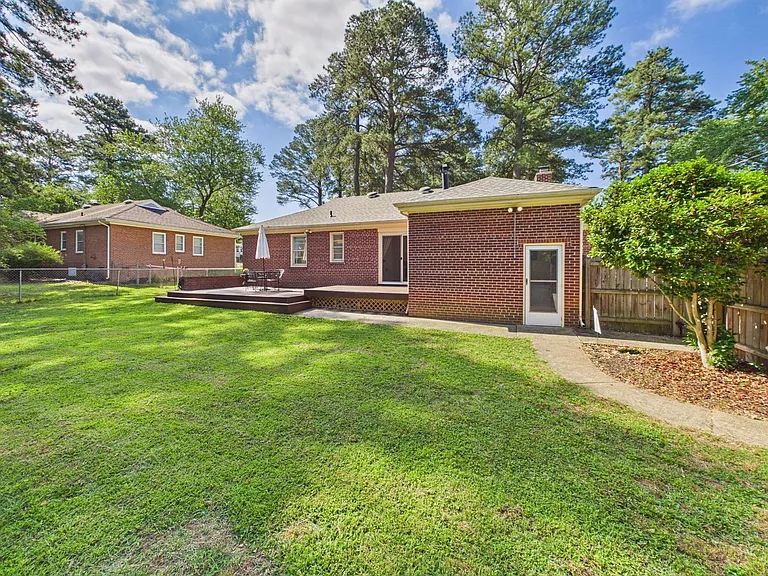 8808 Michaux Ln — Photo 41