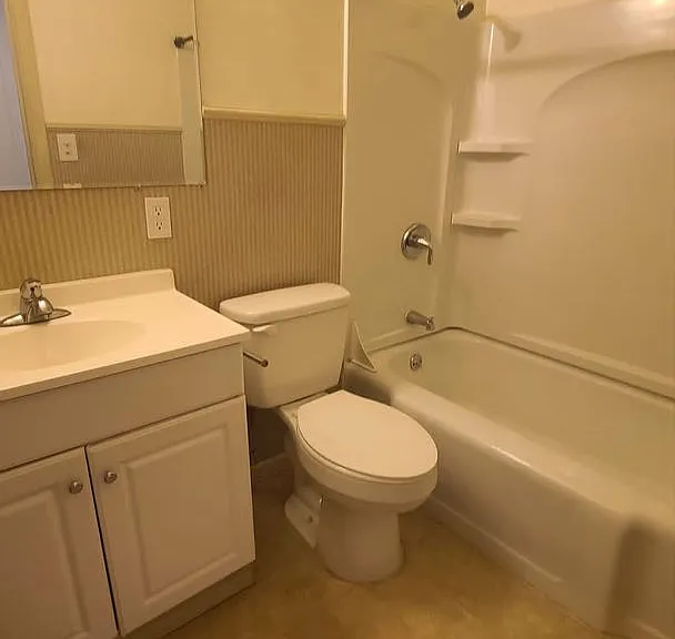 604 W Hays St #A — Photo 7