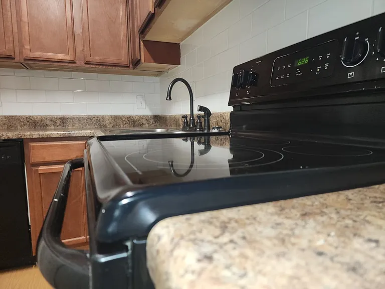 2831 N Ohenry Blvd #C — Photo 8