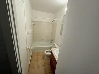 4th image of 2413 Pasadena Ave APT B
