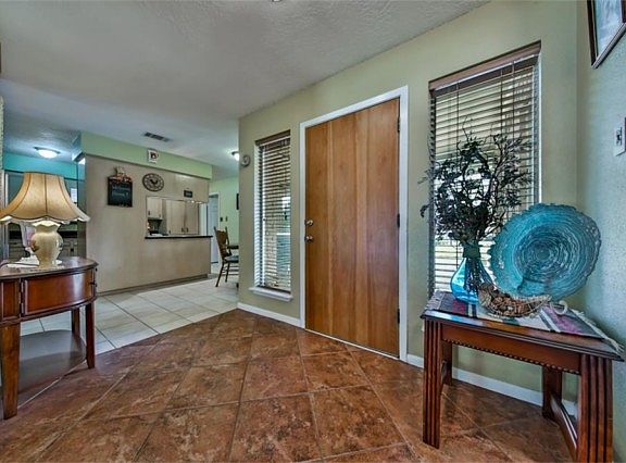 4th image of 54 Shady Oak Ct