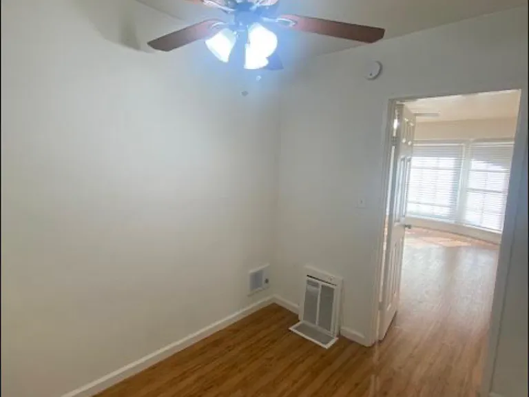 Cherokee Apartments — Photo 29