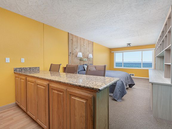 4th image of 145 NW Inlet Ave #312