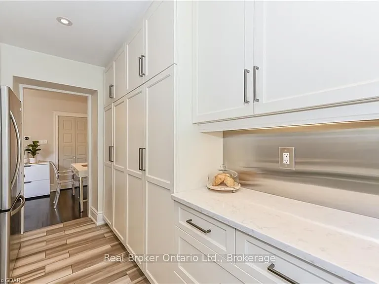 37 Meadowview Ave — Photo 15