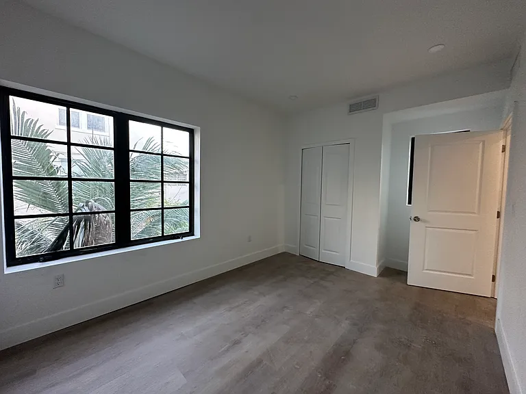 1619 Jefferson Ave — Photo 21