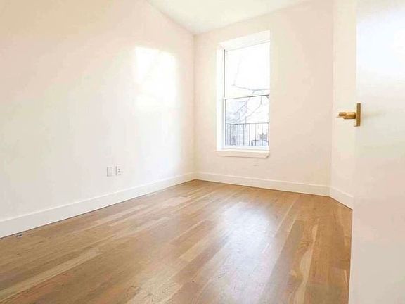 5th image of 1054 Dean St #5L