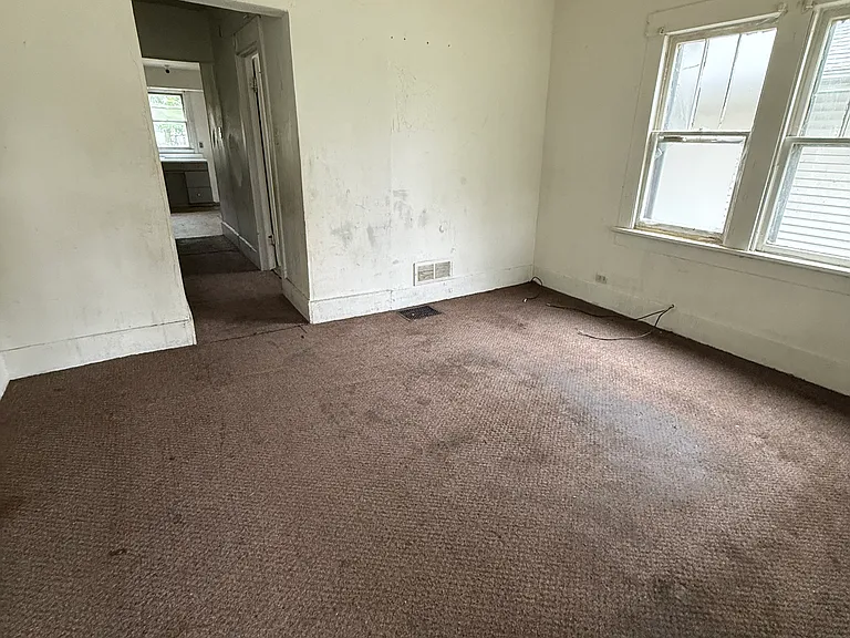 1303 E Whitmer St — Photo 3