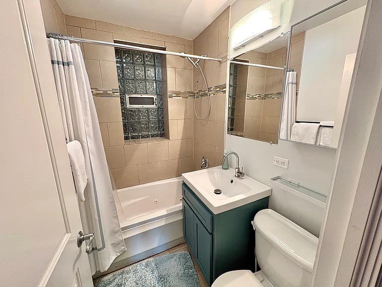3040 W Diversey Ave — Photo 7