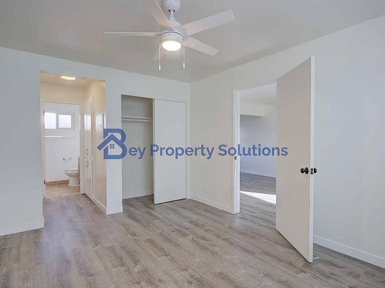142 S Rena St #H — Photo 16
