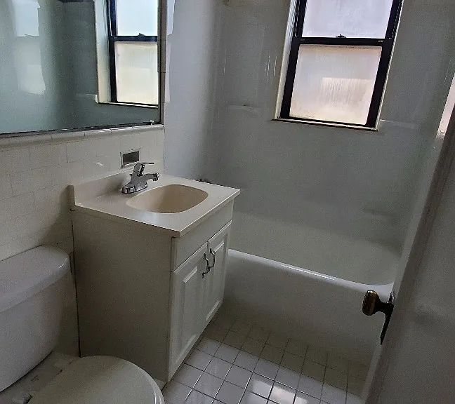 4501 Maryland — Photo 28