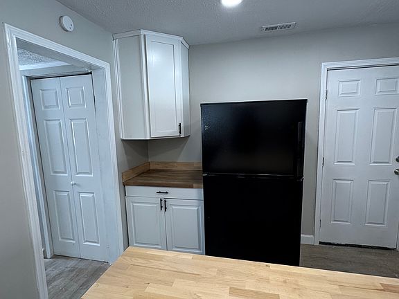 5th image of 6290 Cedar Ln