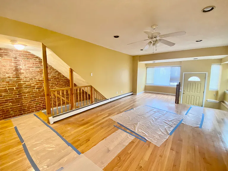 250 Western Ave — Photo 4
