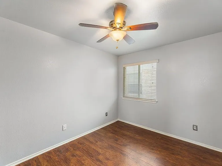 12816 Dwight Eisenhower St — Photo 24