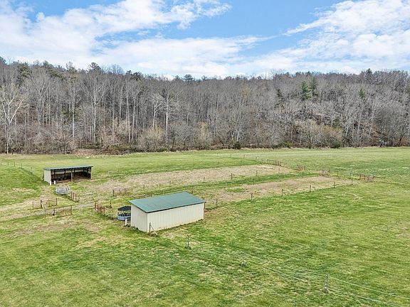 4th image of 325 Glenwood Dr
