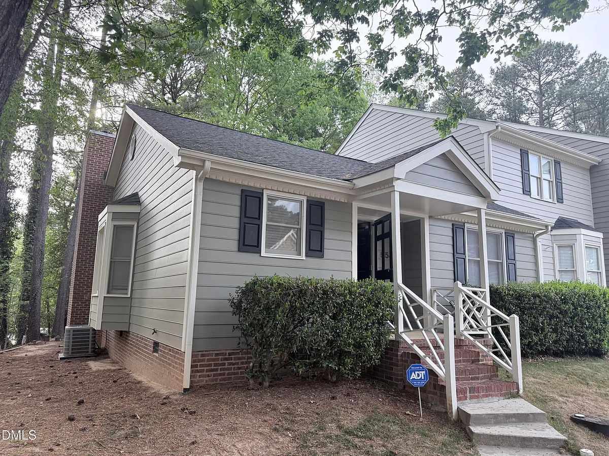 Building Photo - 5544 Sharpe Dr