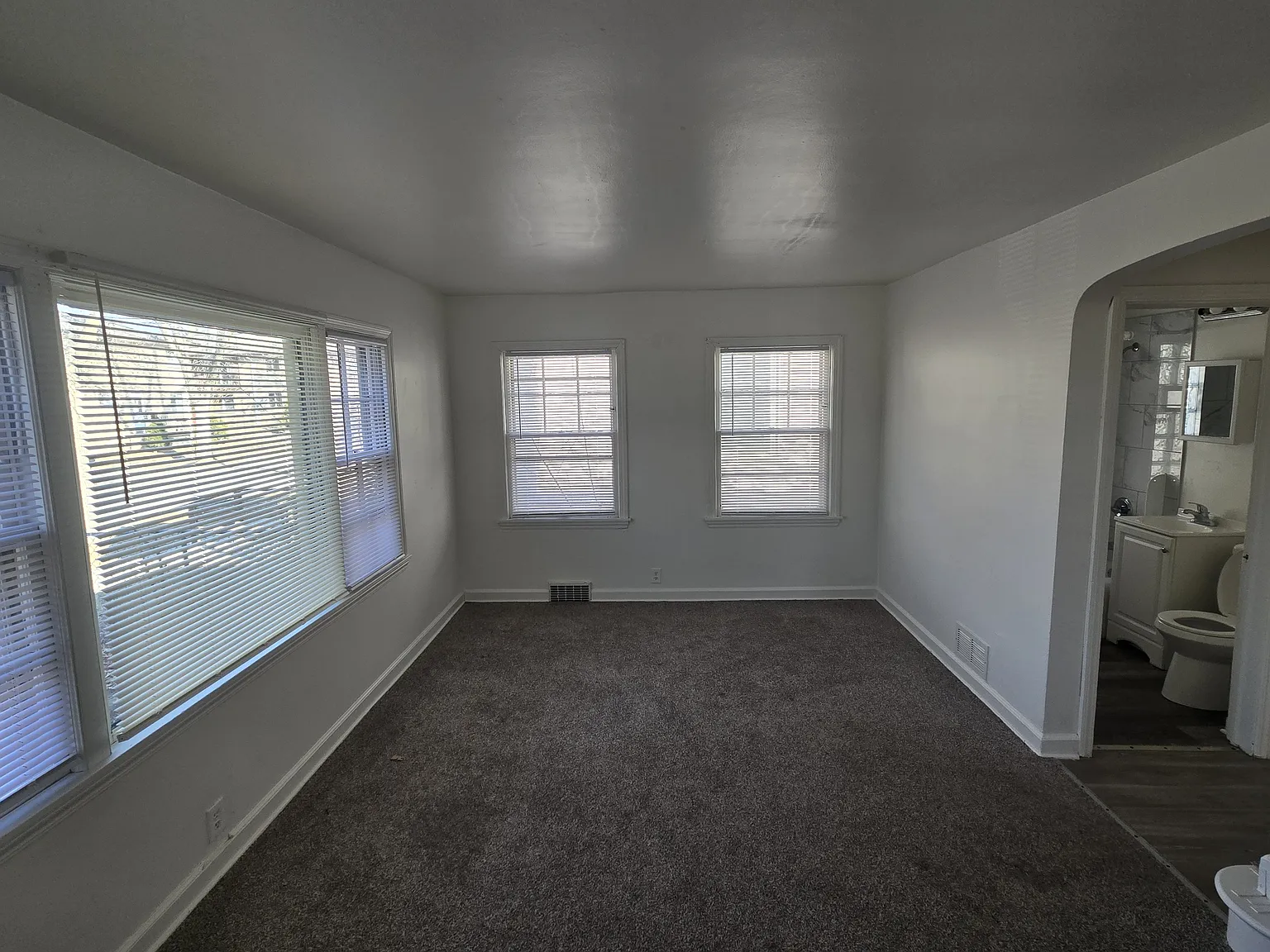 3 bed, $1,750 — Photo 3