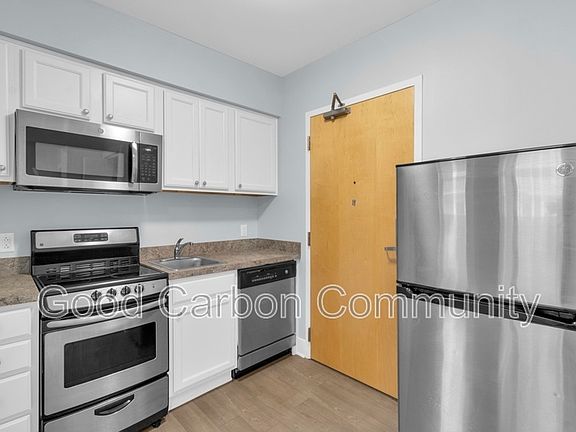 5th image of 2136 Main St APT 102