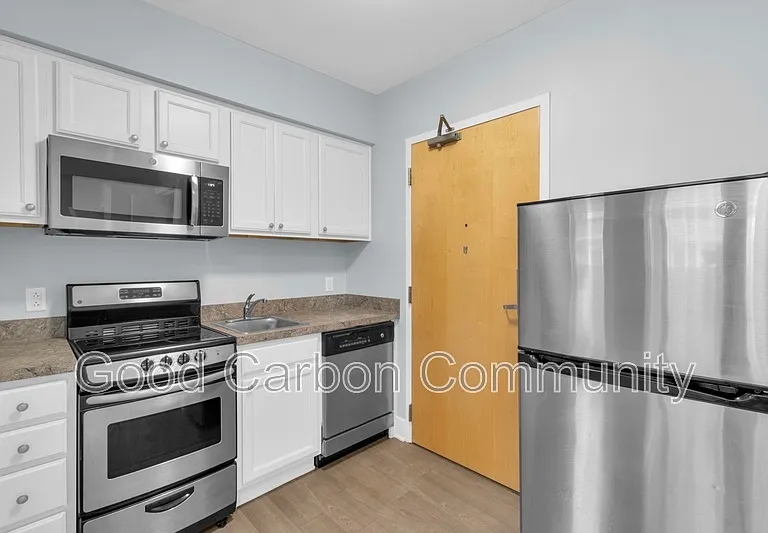 2136 Main St #102 — Photo 5