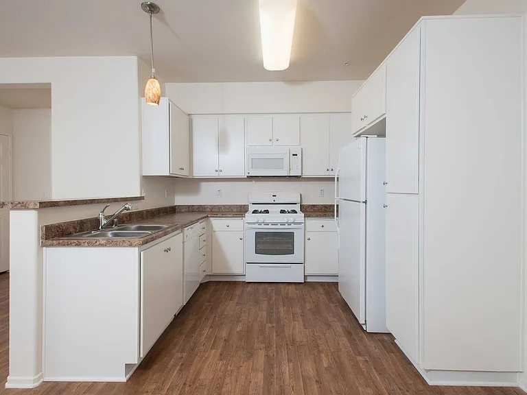 Avila Apartment Homes — Photo 62