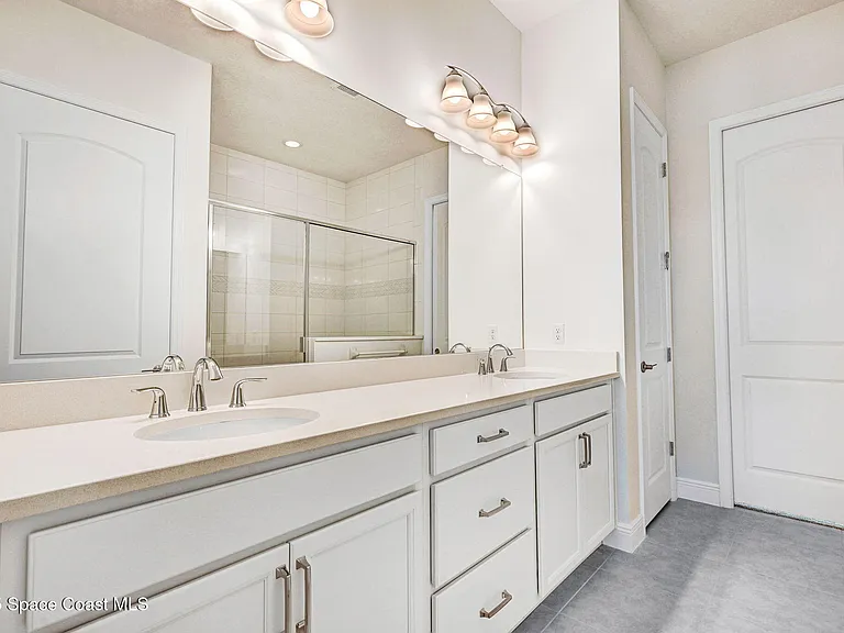 2988 Pangea Cir — Photo 32