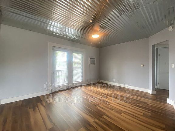 2nd image of 519.5 W 8th St