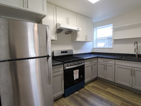 4th image of 757 Lincoln Ave