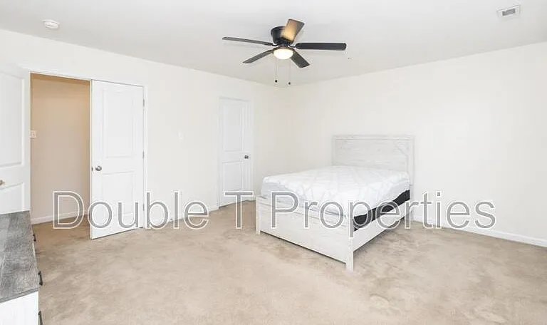 1841 Graymount Way — Photo 16