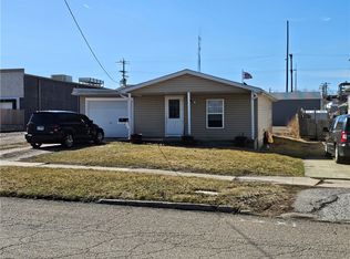 301 N Madison St, Clinton, IL 61727
