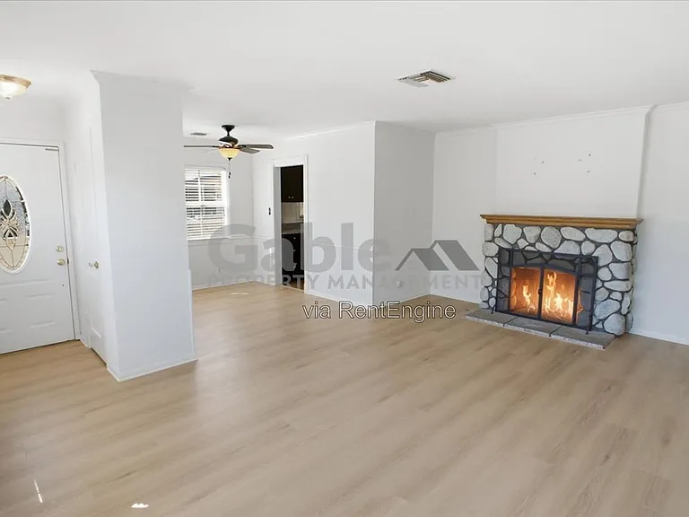 24943 Chestnut St — Photo 3
