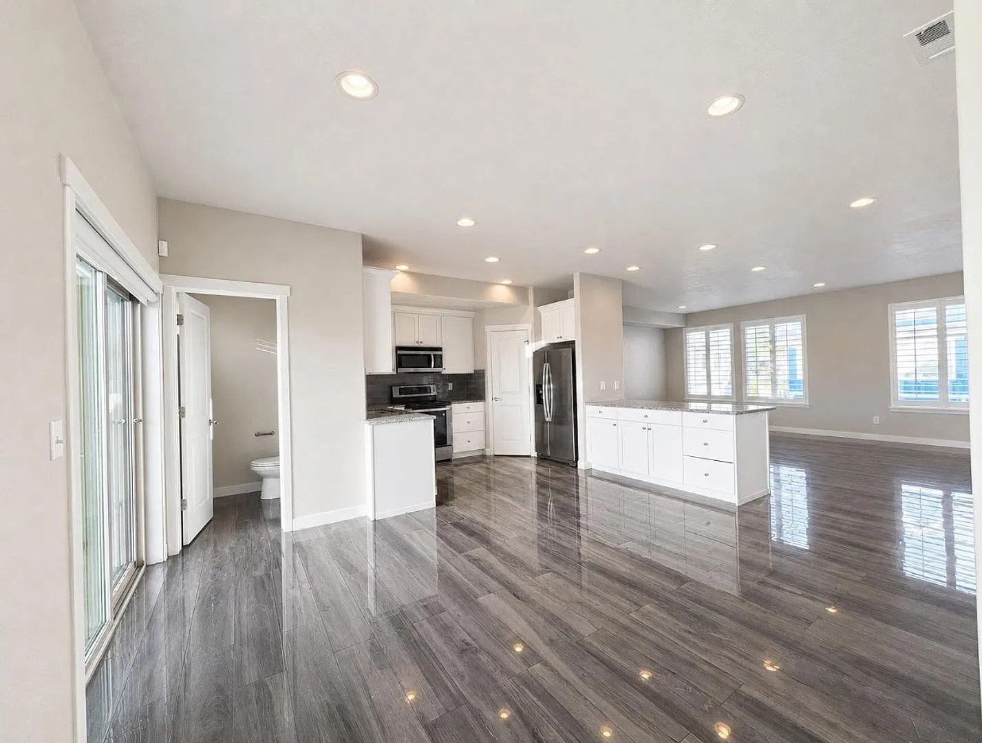 3 Bed Townhome Near Hill Air Force Base in Layton — Photo 3