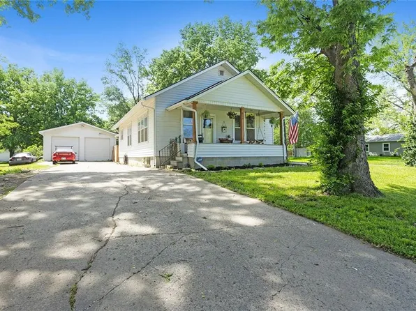 834 N Cherry St, Ottawa, KS 66067