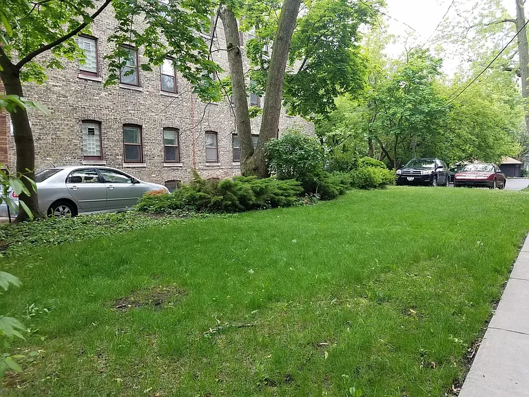 2528 N Maryland Ave — Photo 31