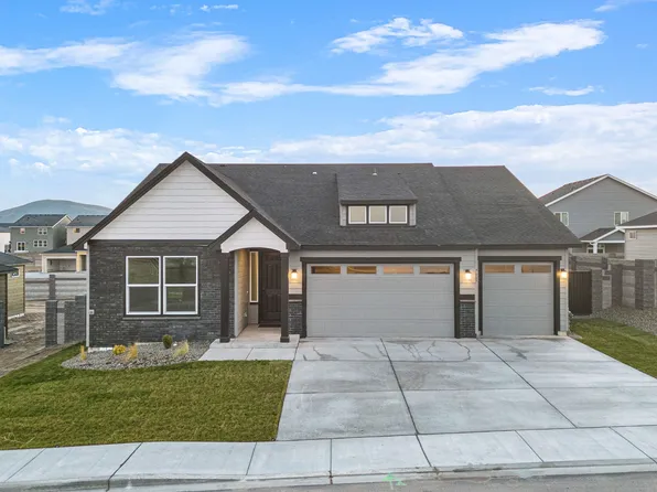 7887 Cardinal Peak St, West Richland, WA 99353