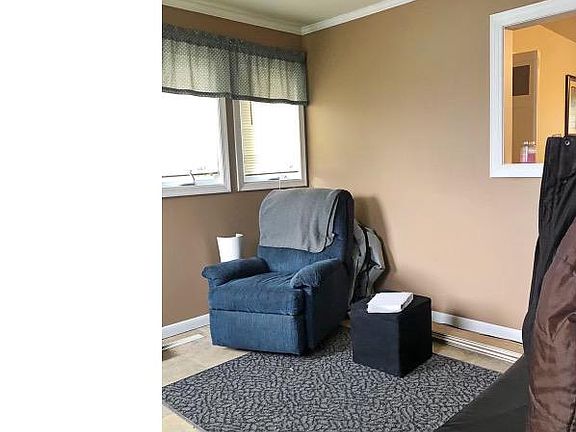 3rd image of 294 Webbs Ln