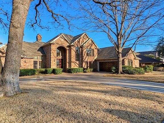 2nd image of 1422 Hidden Oaks Cir