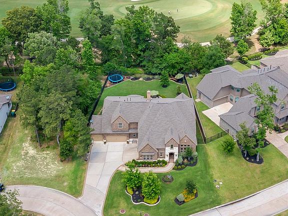 Notice the permanent reserve the left and the golf course behind.