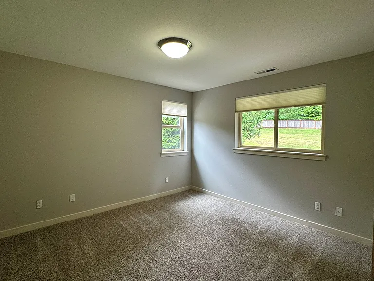 5726 Solana Ln NE — Photo 24