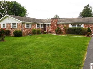 101 Cambridge Dr, Paducah, KY 42001