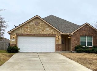 913 Swan Ridge Dr, Sherman, TX 75092