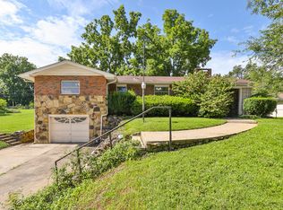 2114 E Walnut St, Springfield, MO 65802