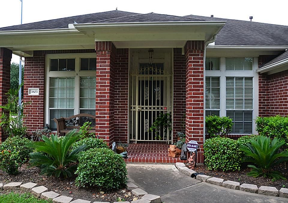 2nd image of 3803 Shadow Knoll Ct