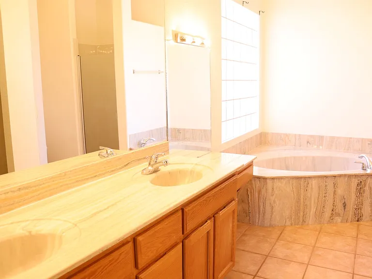3357 Plaza Candida — Photo 12